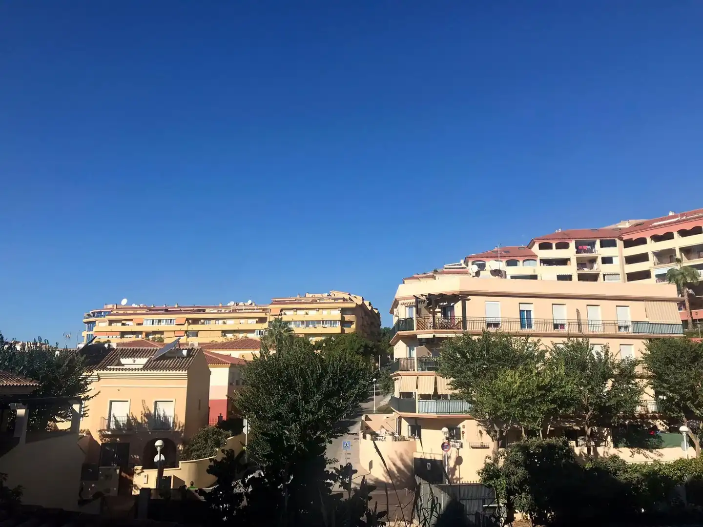 Vista exterior de Apartamento de alquiler en Fuengirola con Aire acondicionado, Terraza y Amueblado