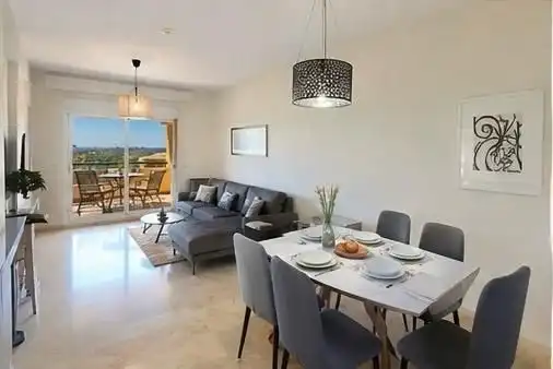 Comedor de Edificio en venta en Manilva