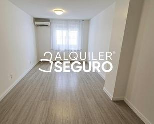 Bedroom of Flat to rent in Coslada  with Air Conditioner and Heating