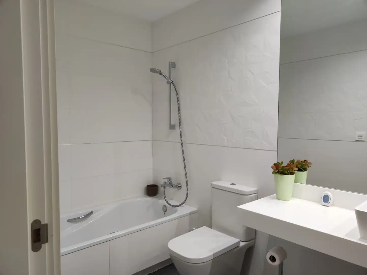 Badezimmer von Wohnung zum Verkauf in Monzón mit Klimaanlage, Heizung und Möbliert