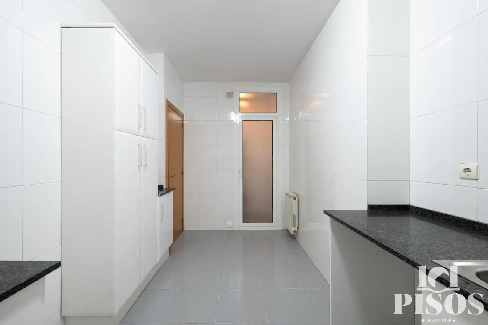 Kitchen of Flat for sale in Sant Cugat del Vallès  with Heating, Terrace and Storage room