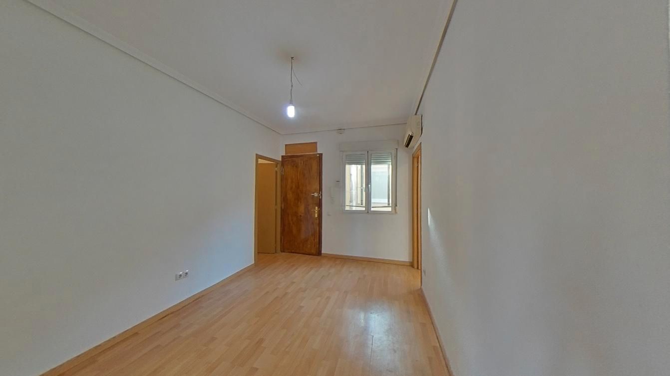Flat for sale in  Madrid Capital  with Terrace
