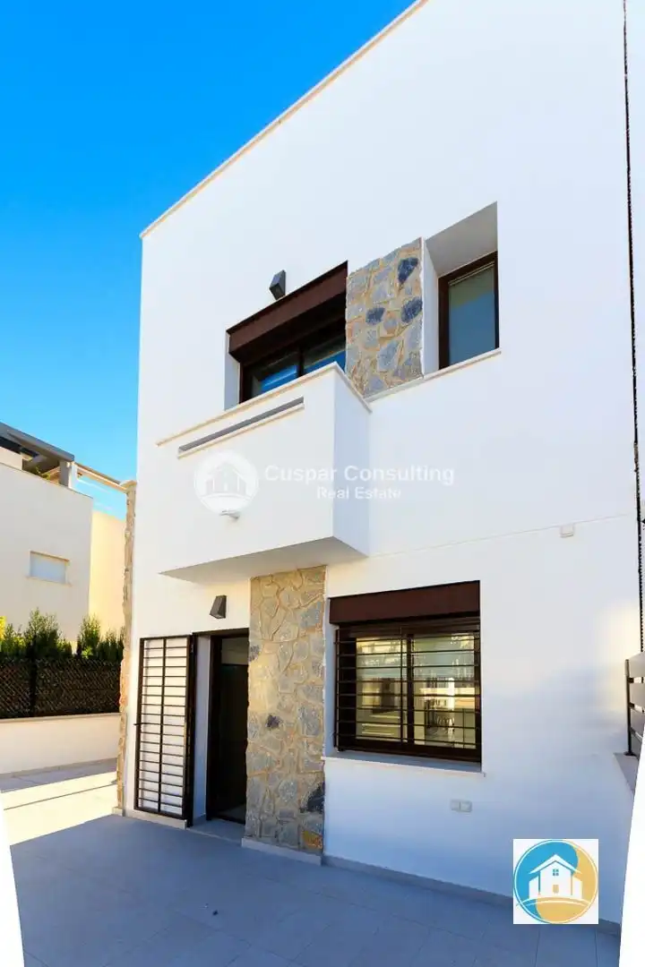 Vista exterior de Dúplex en venda en Pilar de la Horadada amb Aire condicionat, Calefacció i Jardí privat