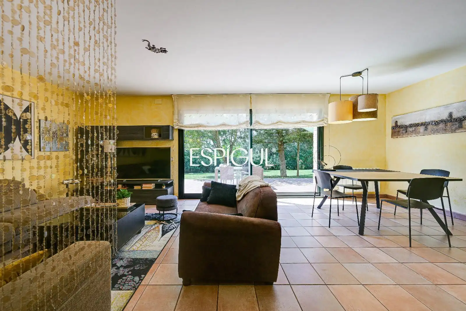 Sala de estar de Casa o chalet en venta en Girona con Aire acondicionado, Calefacción y Amueblado