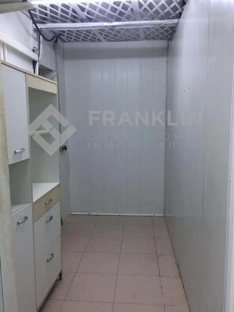 Locale commerciale in vendita a Carrer de Salvador Seguí - El Noi del Sucre 81, imagen 3
