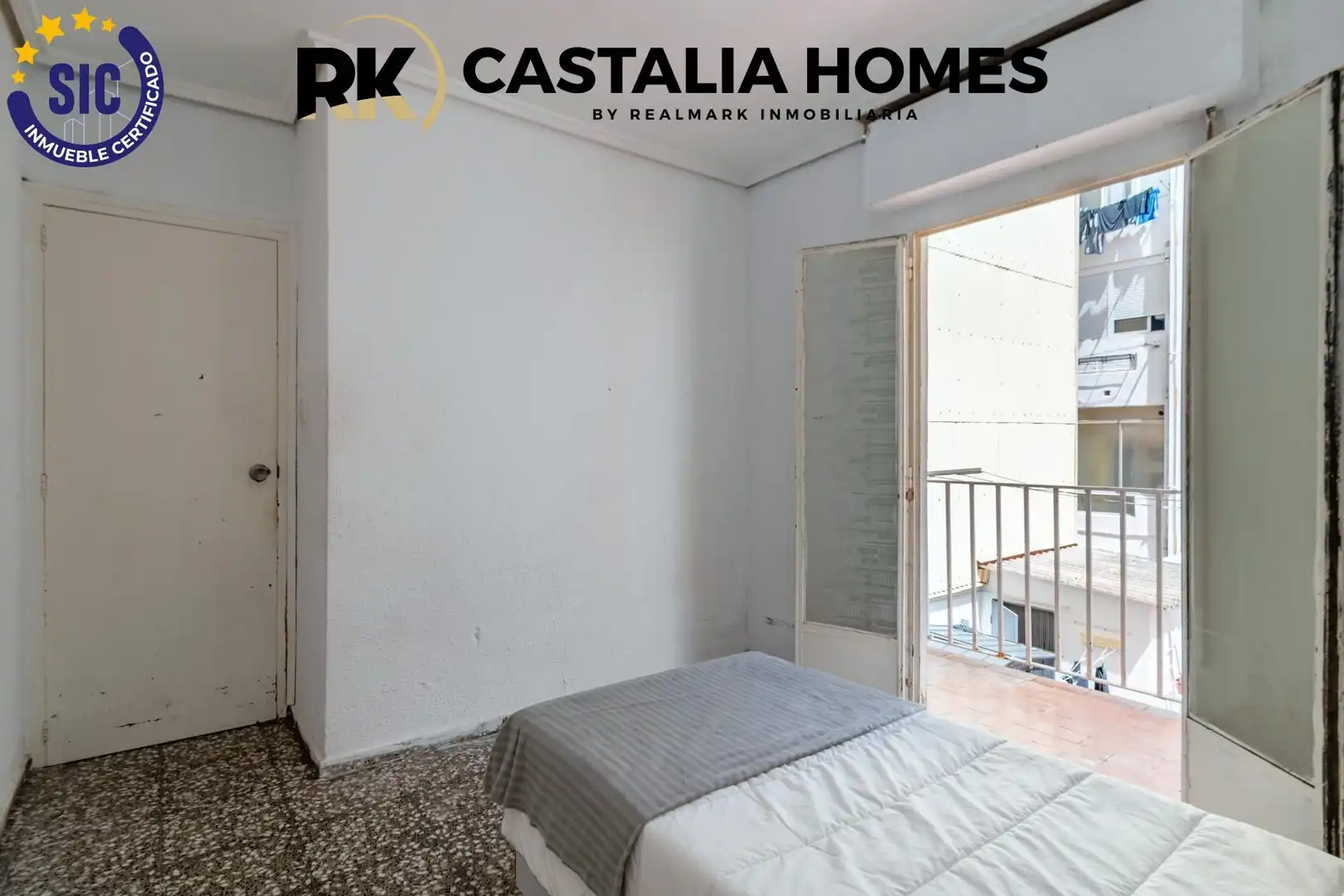 Habitación de Piso en venta en Castellón de la Plana / Castelló de la Plana con Trastero y Balcón
