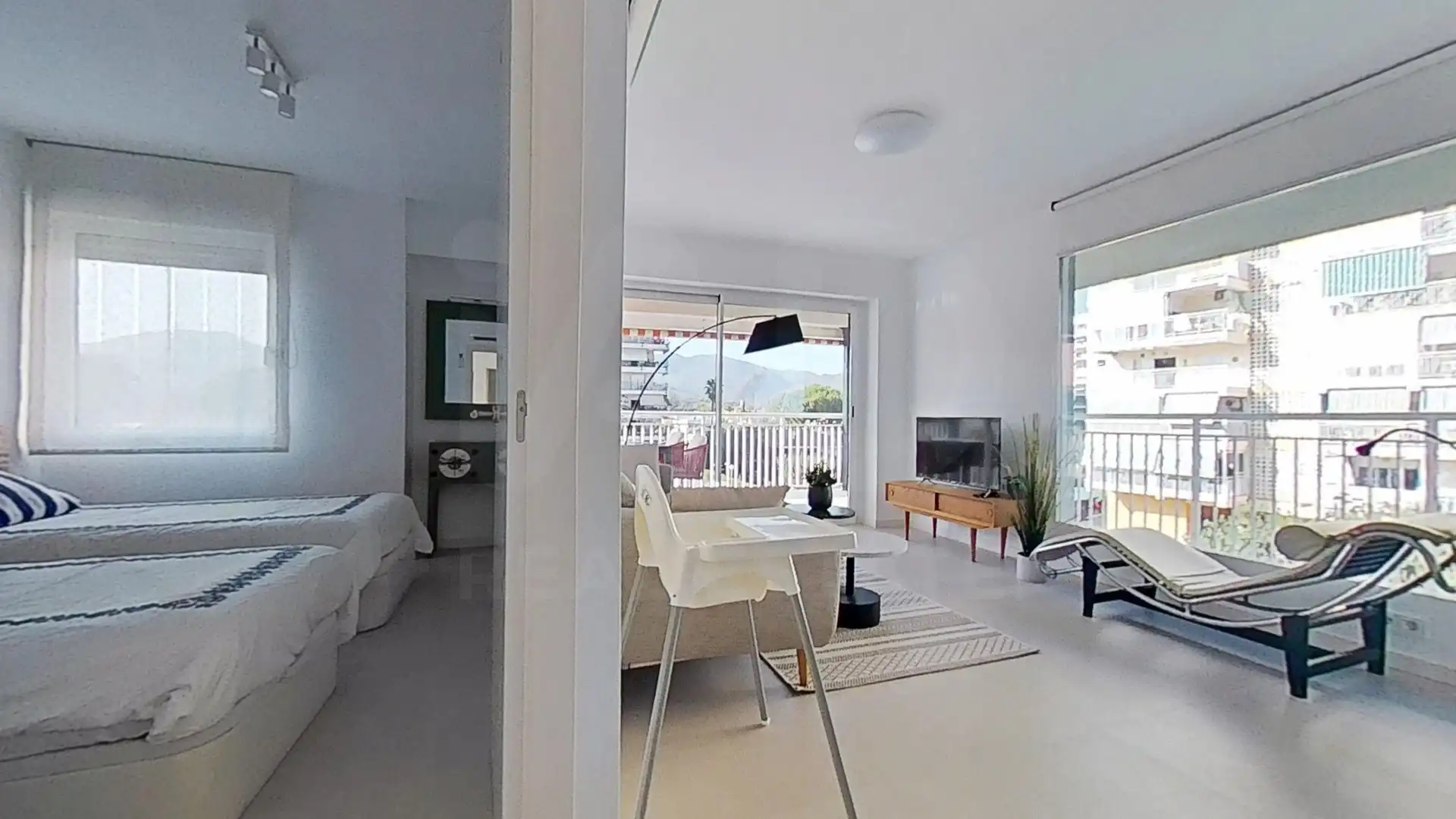 Wohnzimmer von Wohnung zur Miete in Benicasim / Benicàssim mit Klimaanlage, Terrasse und Schwimmbad