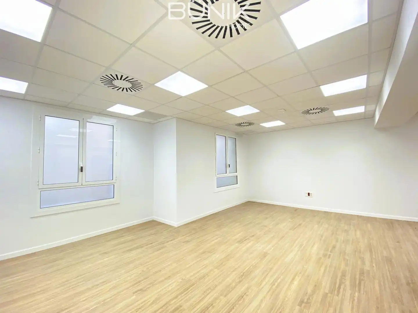 Local comercial de lloguer a Corcega, imagen 4