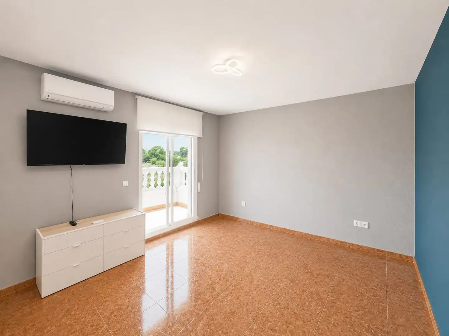 Habitación de Casa adosada en venta en Mont-roig del Camp con Aire acondicionado, Terraza y Amueblado