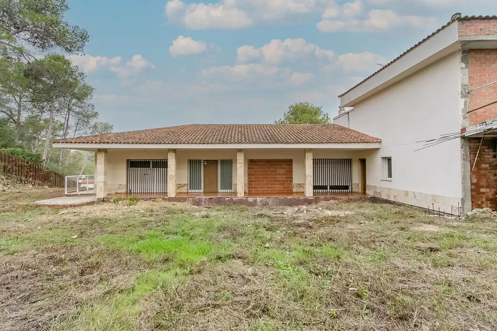 Buildings for sale in C/ De la Guineu, Olivella