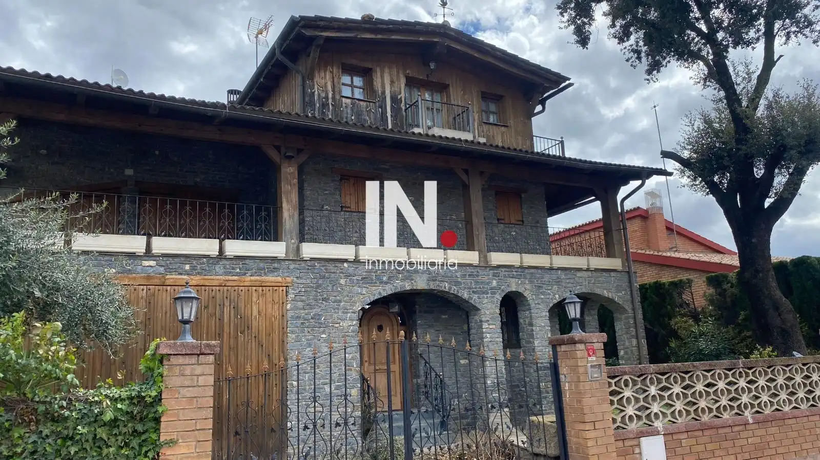 Vista exterior de Casa o xalet en venda en Alpicat amb Calefacció i Jardí privat