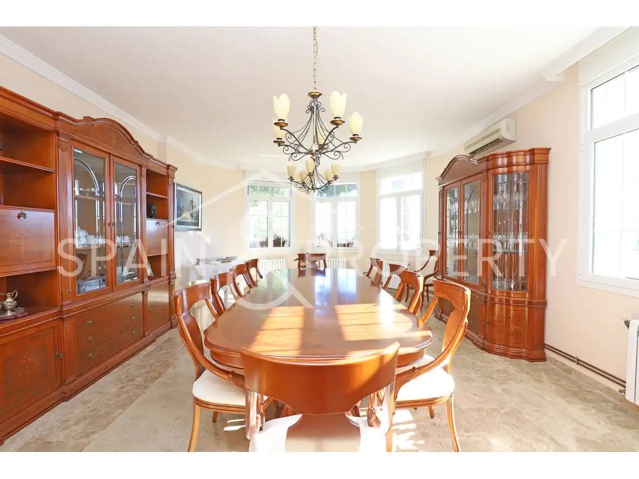 Comedor de Casa o chalet en venta en Turís con Aire acondicionado, Calefacción y Jardín privado