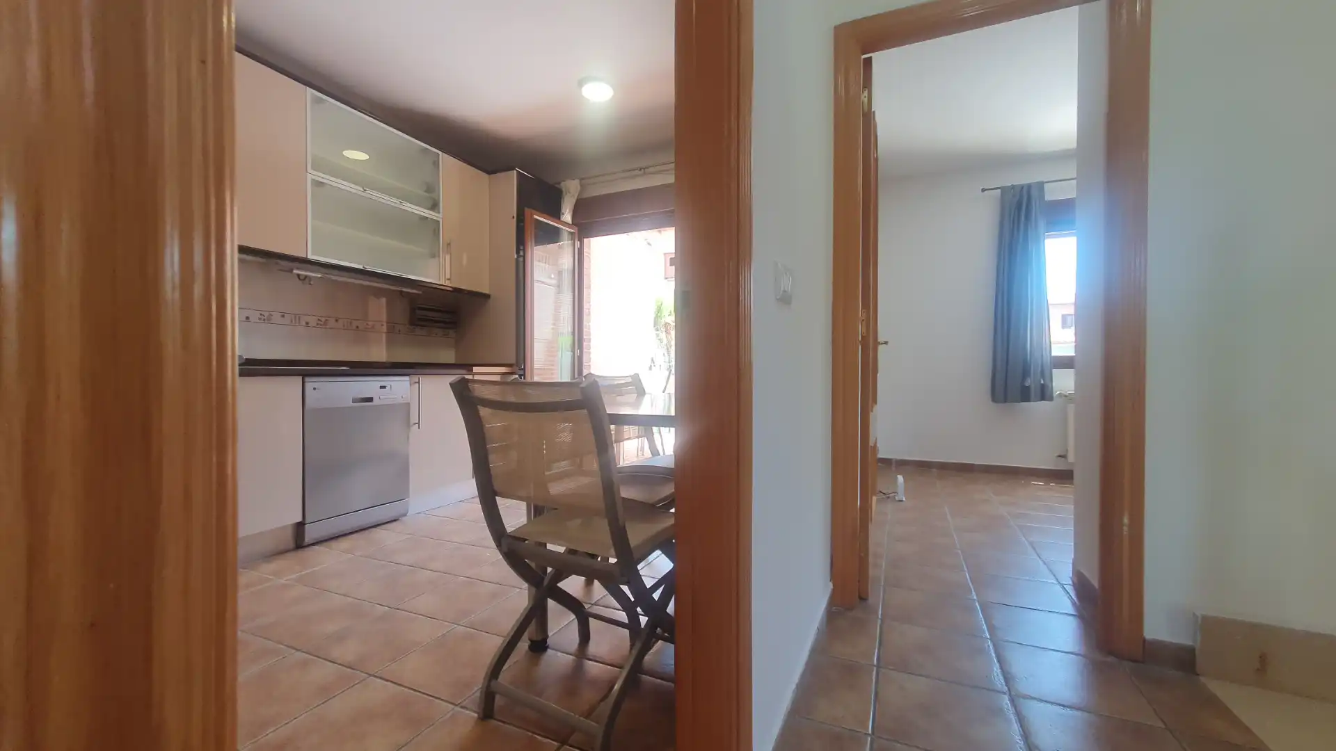 Cuina de Casa adosada en venda en Olías del Rey amb Aire condicionat, Calefacció i Jardí privat