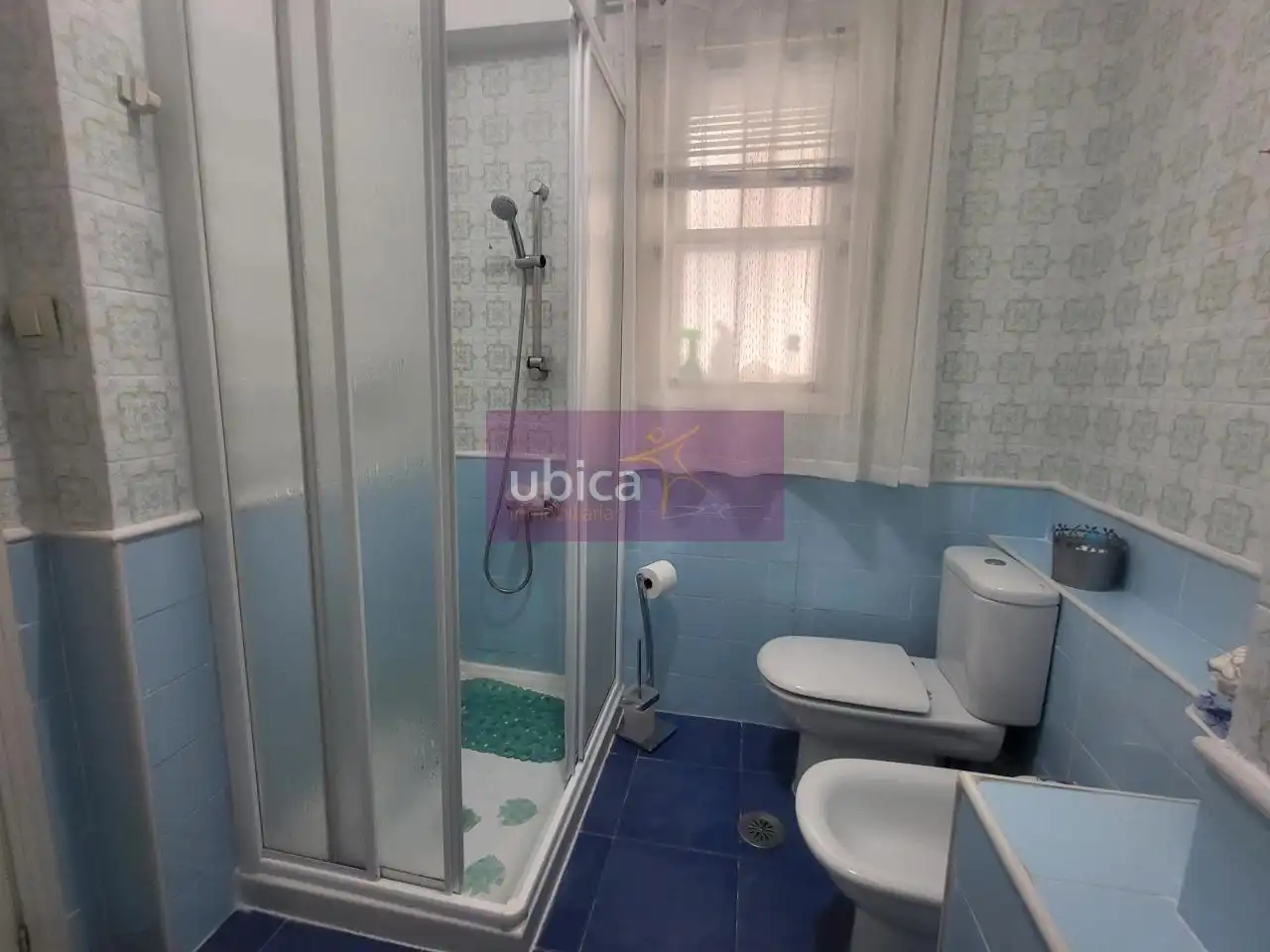 Bathroom of Flat for sale in Vigo   with Heating, Parquet flooring and Terrace