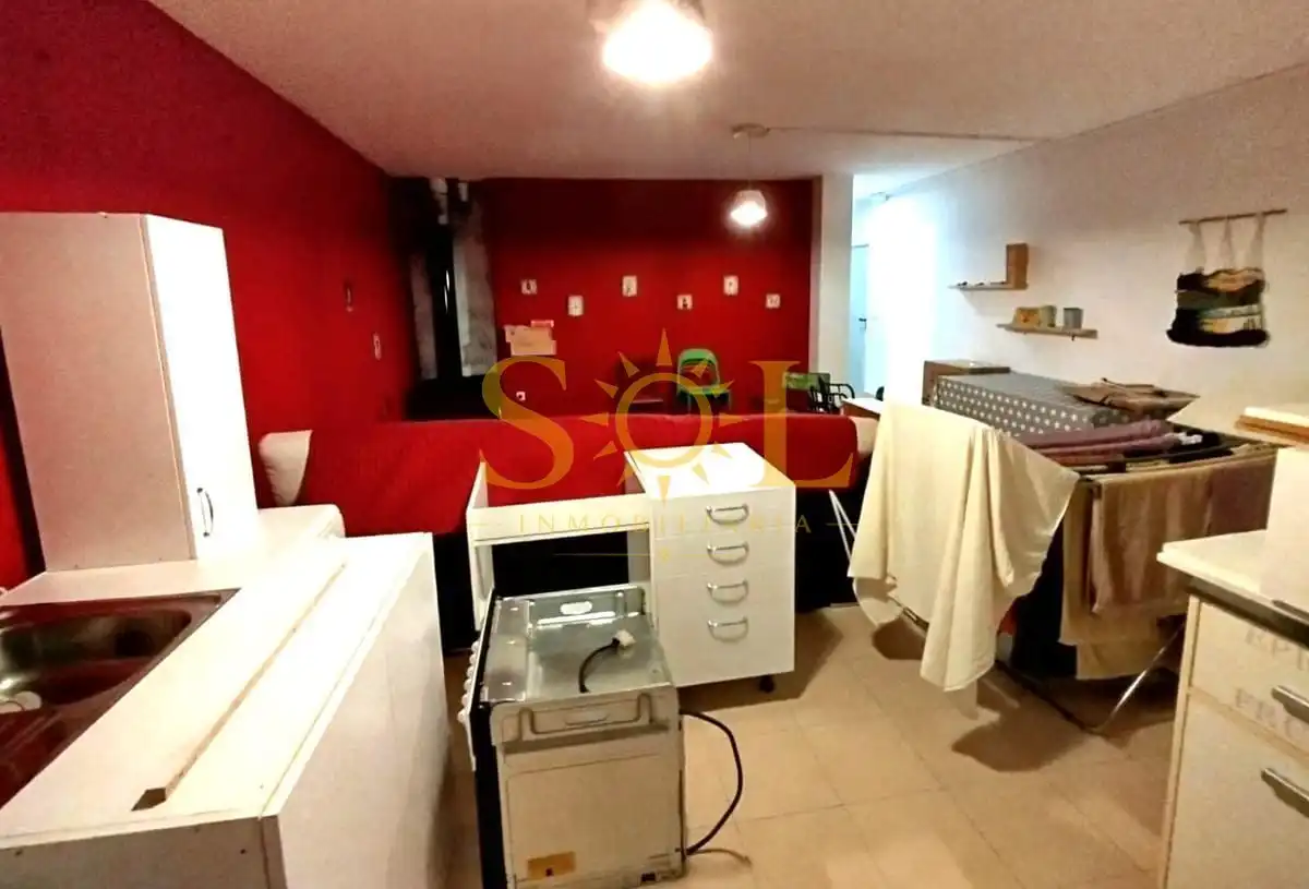 Casa adosada en venda en Valverde de la Virgen amb Calefacció, Jardí privat i Parquet