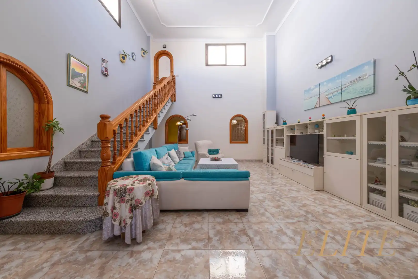 Sala d'estar de Casa adosada en venda en San Bartolomé de Tirajana amb Aire condicionat, Terrassa i Moblat