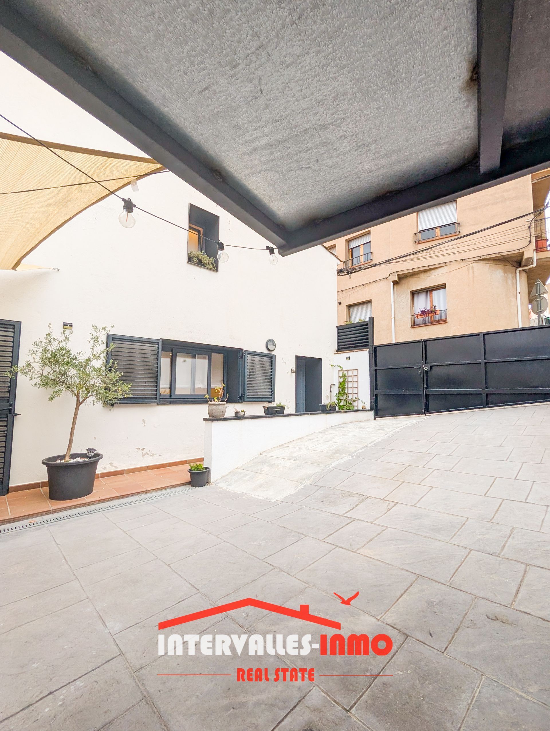 Vista exterior de Casa o xalet en venda en Sant Feliu de Codines amb Aire condicionat, Calefacció i Jardí privat