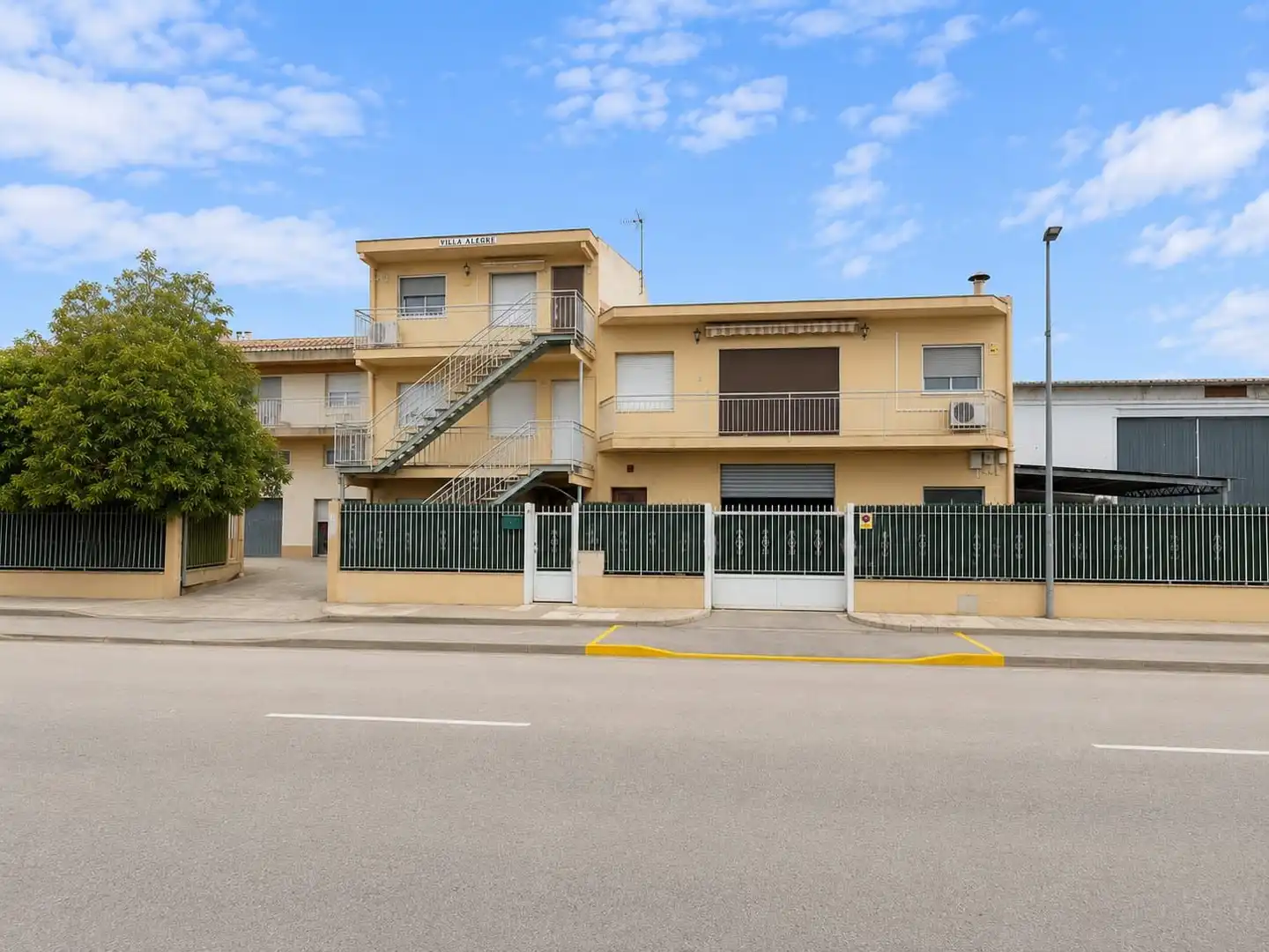 Vista exterior de Casa o chalet en venta en Llorenç del Penedès con Jardín privado y Amueblado
