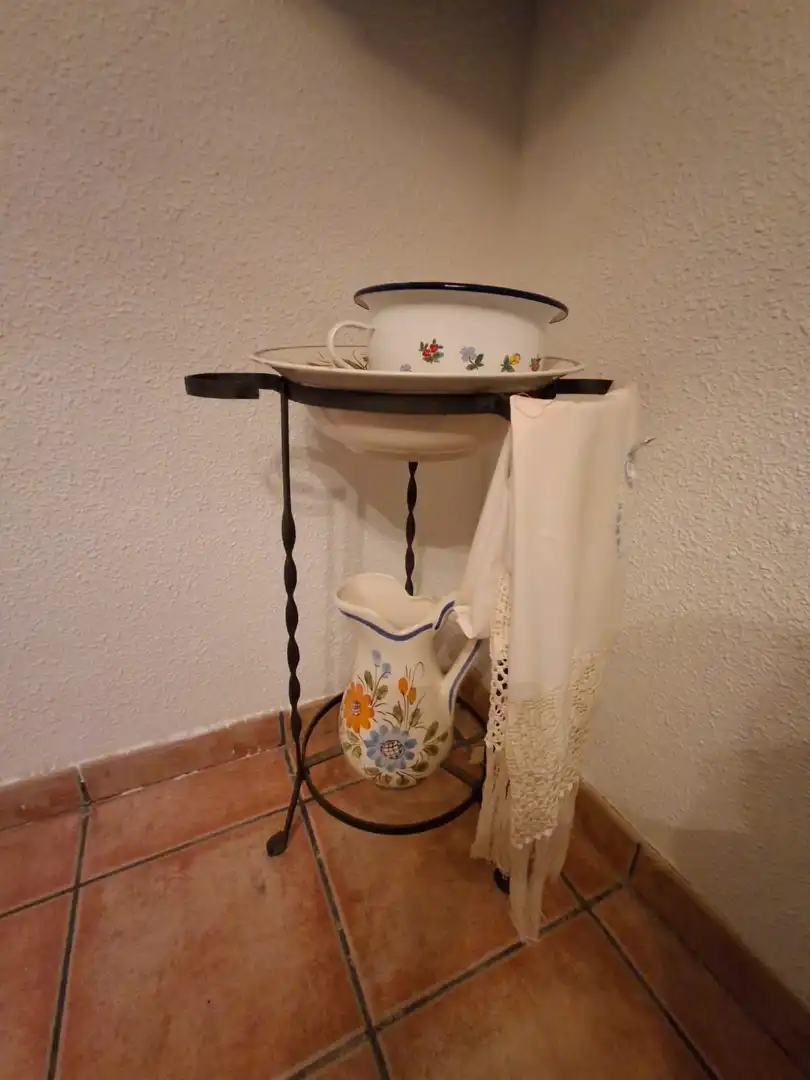 Casa adosada en venta en Eslava con Calefacción, Terraza y Amueblado