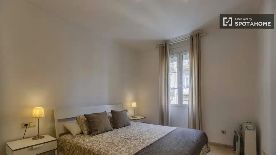 Habitación de Apartamento para compartir en Valencia con Aire acondicionado, Calefacción y Terraza