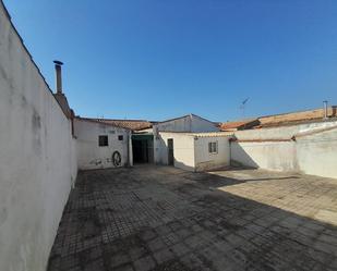 Vista exterior de Casa o xalet en venda en Puertollano amb Traster