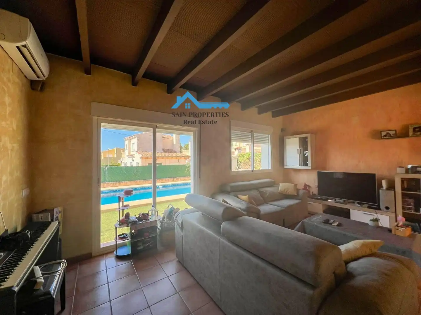 Vista exterior de Casa o chalet en venta en La Nucia con Aire acondicionado, Jardín privado y Terraza
