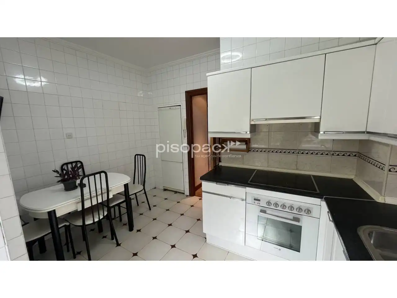 Kitchen of Flat for sale in  Pamplona / Iruña  with Heating, Parquet flooring and Alarm