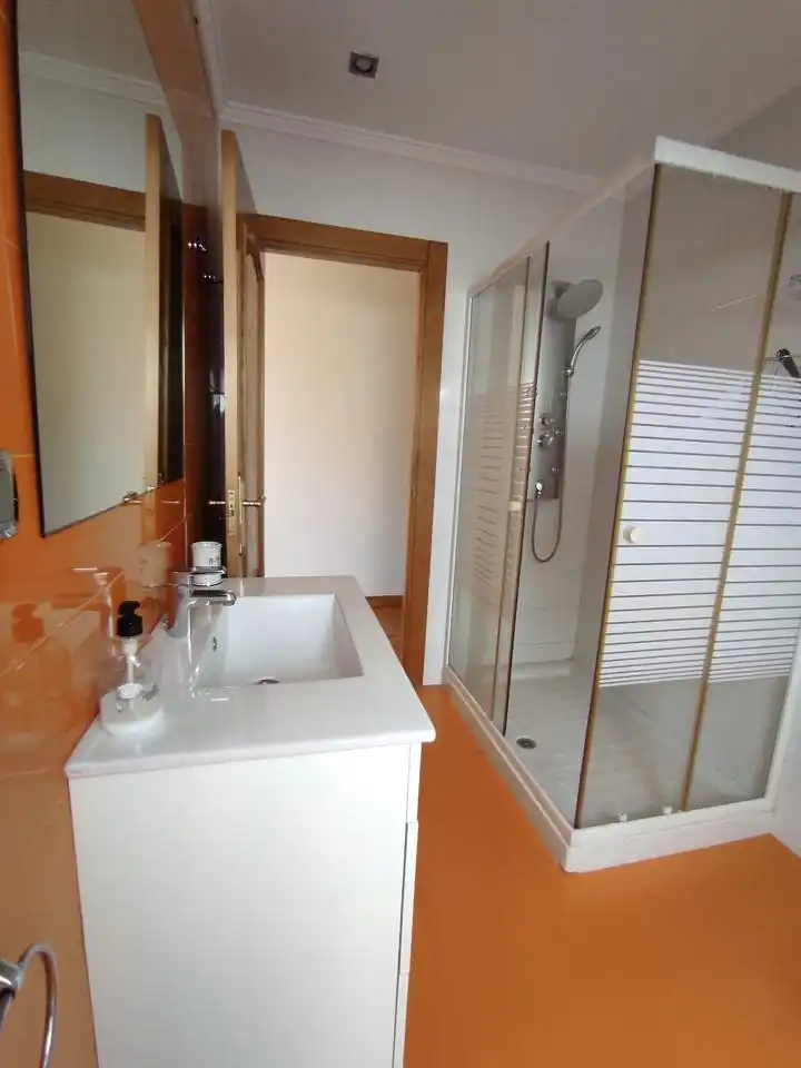 Baño de Casa o chalet en venta en Marina de Cudeyo con Calefacción, Jardín privado y Parquet