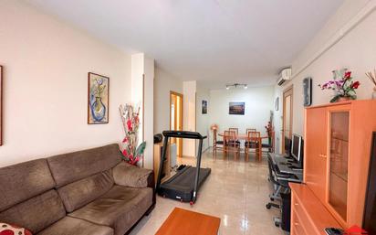 Living room of Flat for sale in El Vendrell  with Air Conditioner, Terrace and Balcony