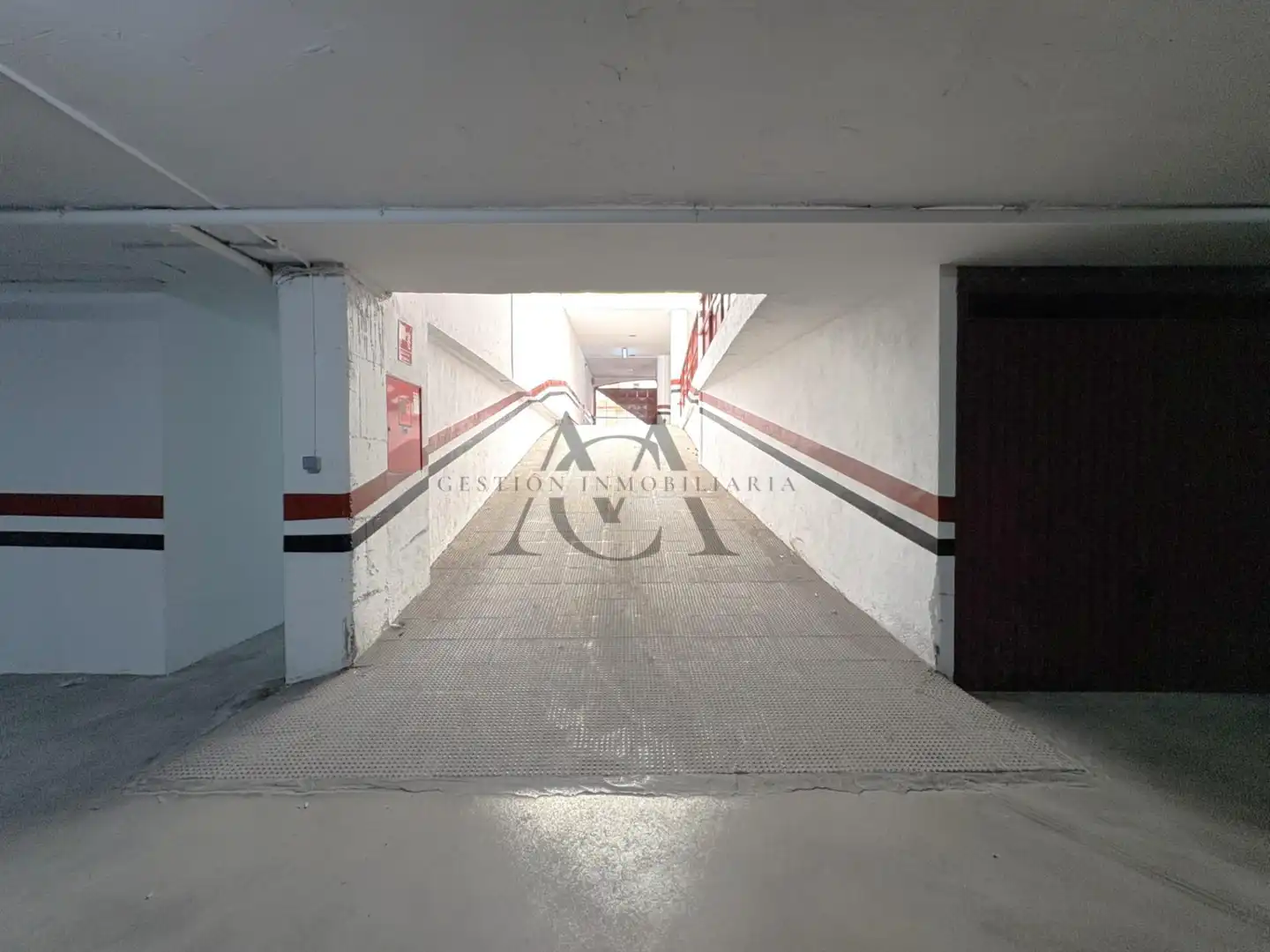 Parkplatz von Garage zum Verkauf in Lucena