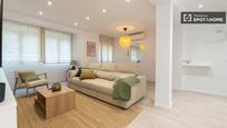 Living room of Flat to rent in  Madrid Capital  with Air Conditioner, Heating and Furnished