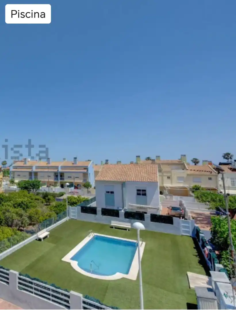 Vista exterior de Casa adosada de alquiler en Almazora / Almassora con Terraza, Piscina y Amueblado