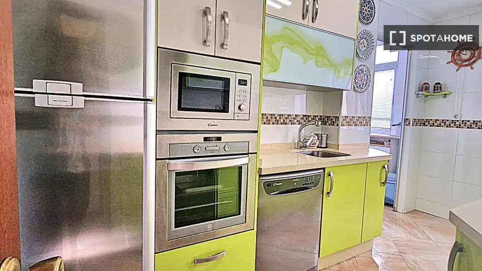Cocina de Piso de alquiler en Málaga con Aire acondicionado, Calefacción y Amueblado