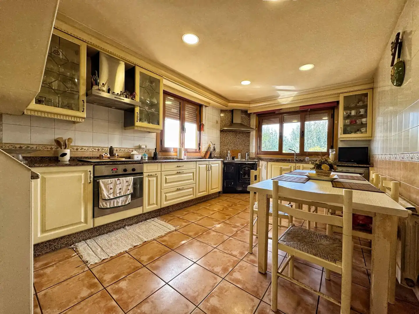 Kitchen of Houses for sale in Lalín  with Heating, Private garden and Furnished
