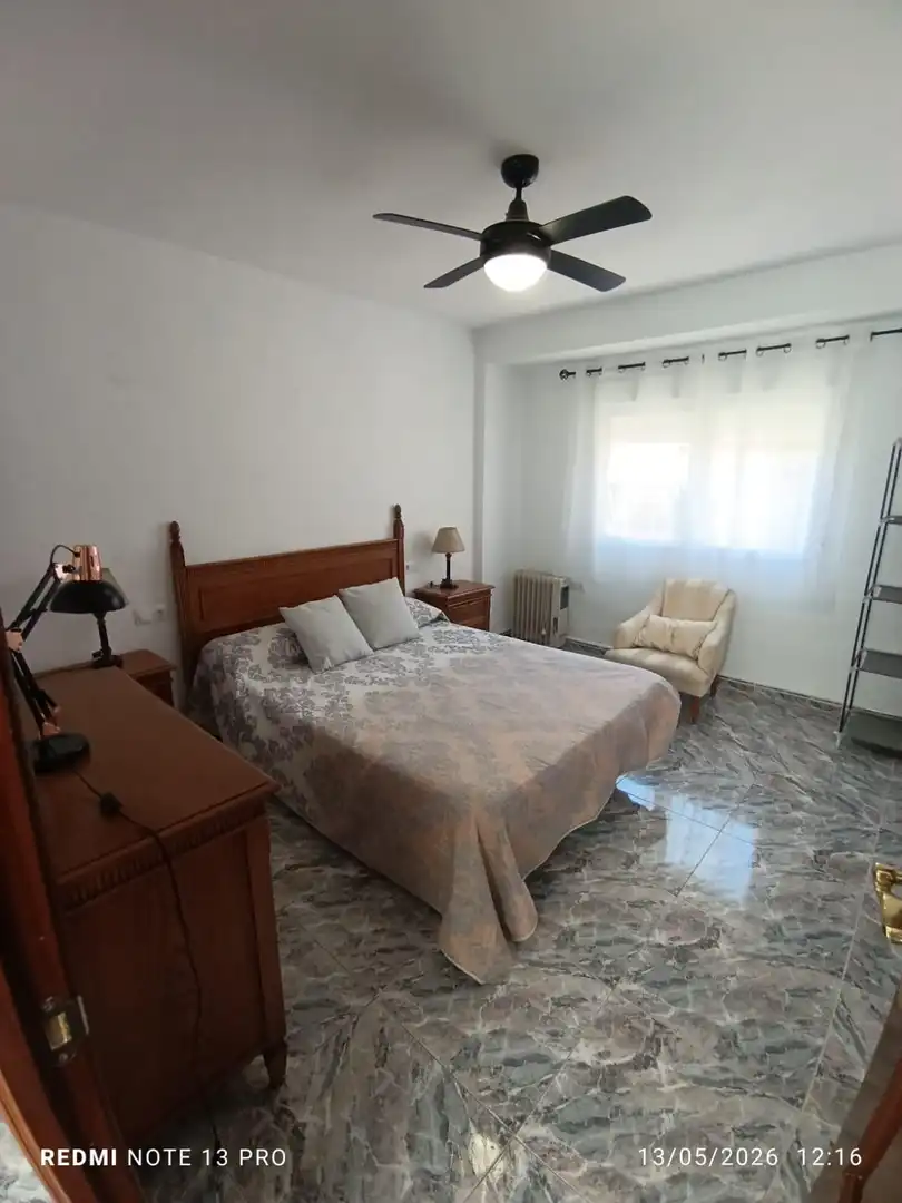 Habitación de Piso de alquiler en Granada con Balcón