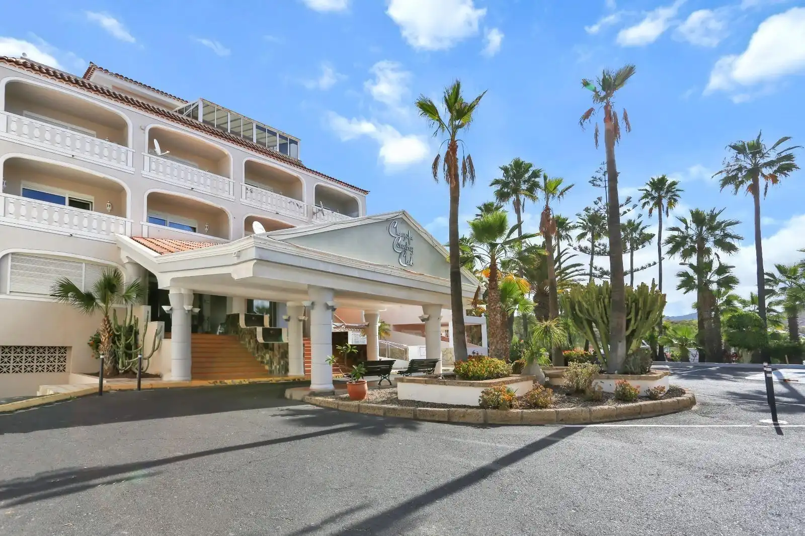 Vista exterior de Apartament en venda en Arona amb Terrassa, Moblat i Piscina comunitària