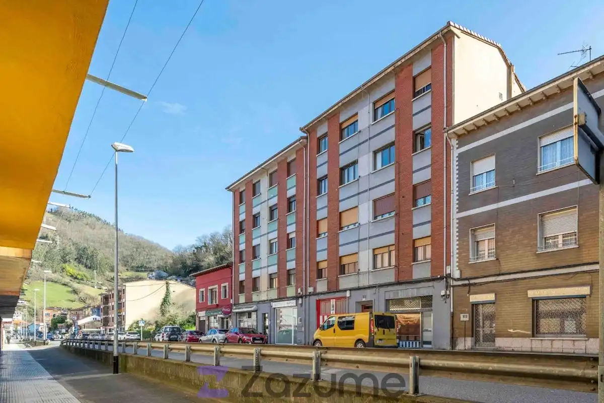 Außenansicht von Wohnung zur Miete in Mieres (Asturias) mit Heizung, Parkett und Möbliert