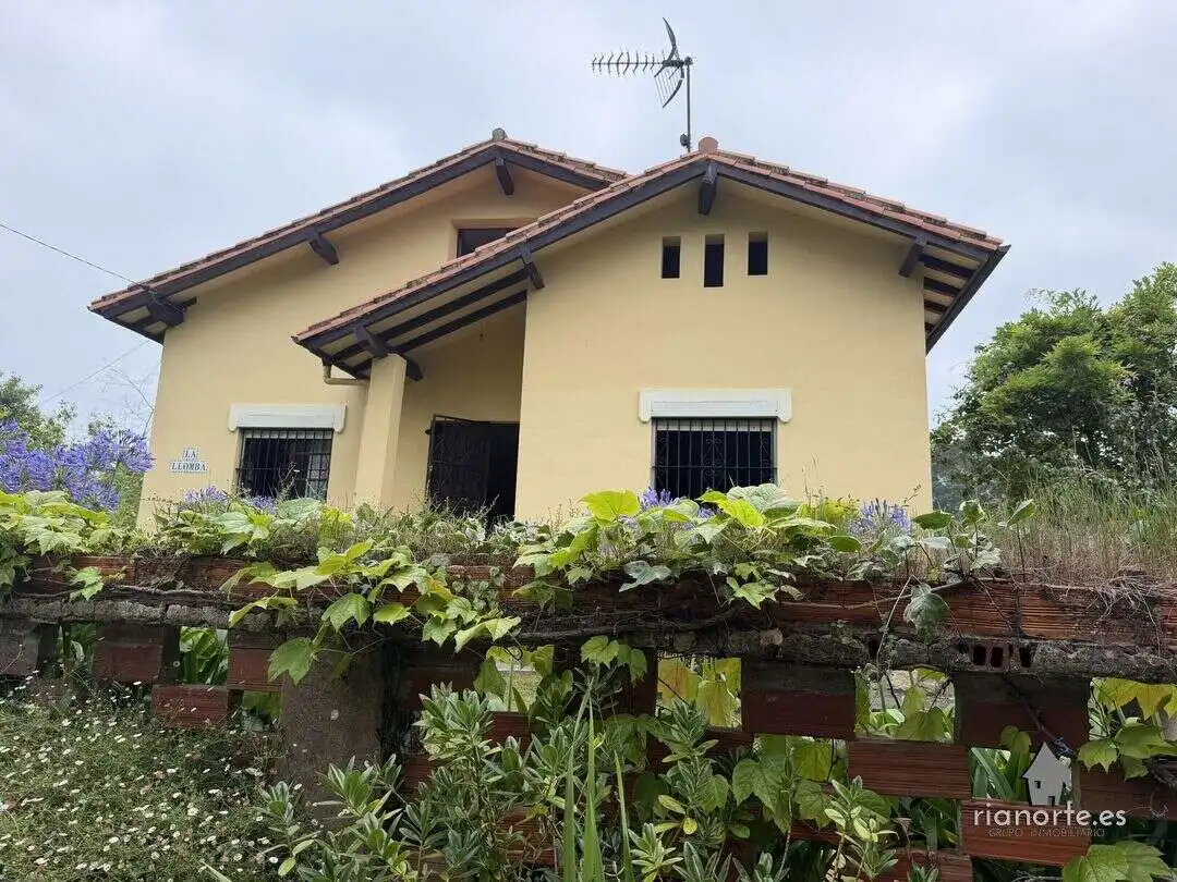 Vista exterior de Casa o chalet en venta en Ribadesella con Jardín privado