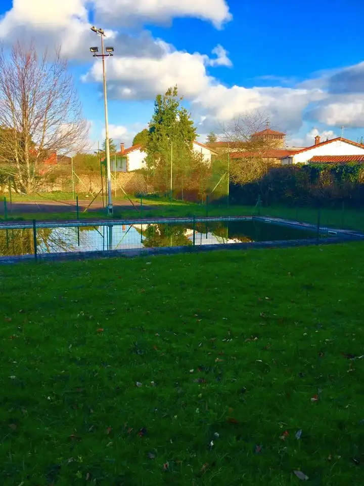 Piscina de Casa o xalet en venda en Reocín amb Calefacció, Parquet i Terrassa