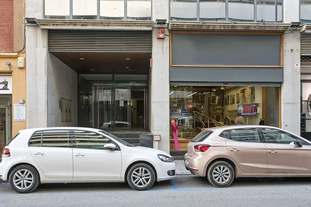 Local comercial en venta en Carrer de Pompeu Fabra 7-13, imagen 3