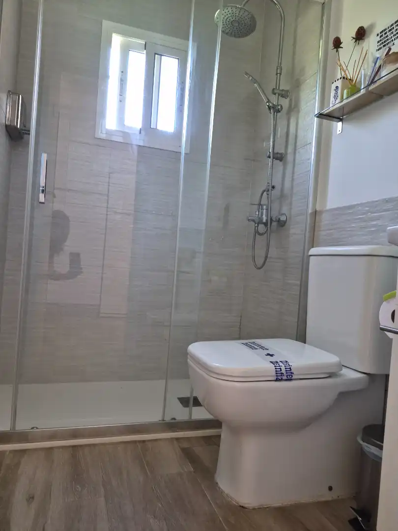 Badezimmer von Haus oder Chalet zur Miete in Alcalá de Guadaira mit Klimaanlage, Heizung und Schwimmbad