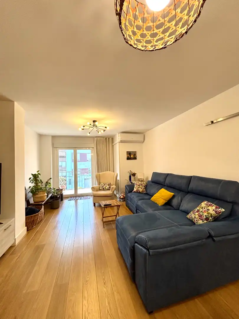 Wohnzimmer von Wohnung zum Verkauf in Plasencia mit Klimaanlage, Heizung und Parkett