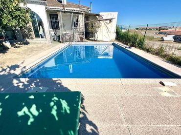Casa con piscina en venta en El Viso de San Juan