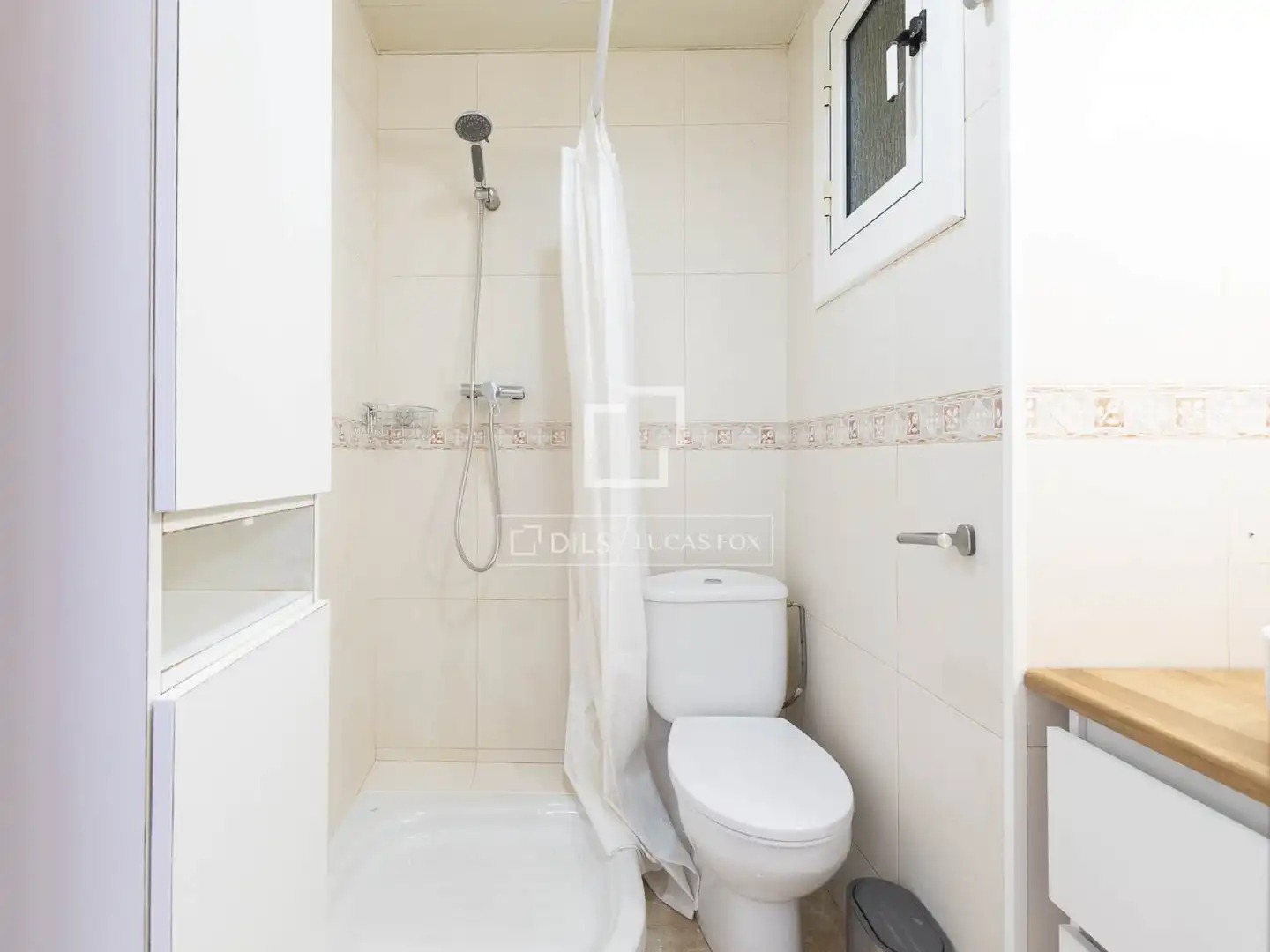 Baño de Piso en venta en Barcelona con Aire acondicionado, Calefacción y Trastero
