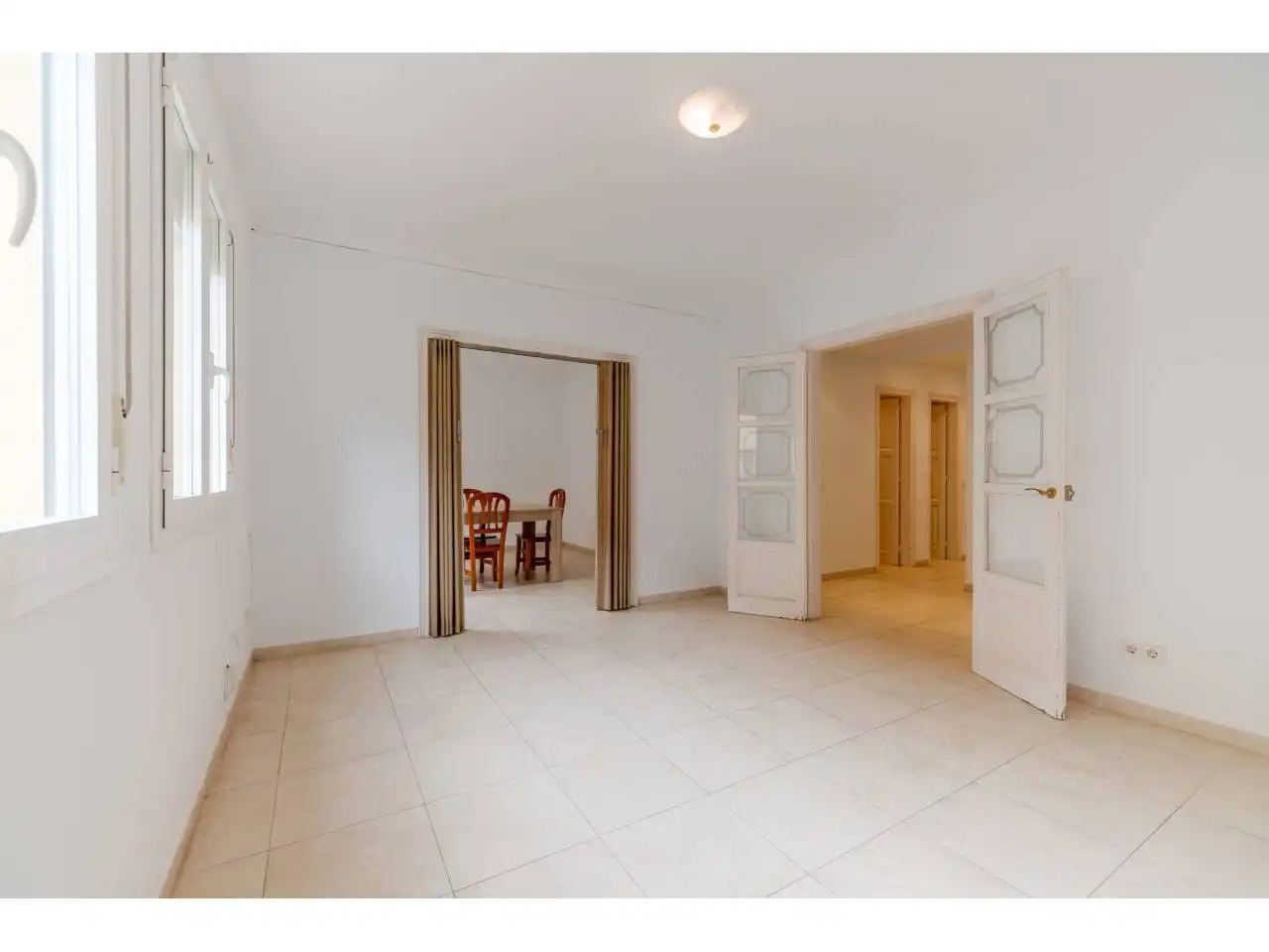 Piso en venta en Girona con Balcón