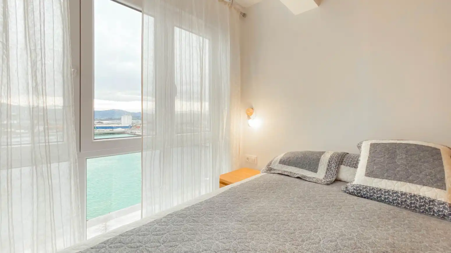 Habitación de Piso de alquiler en Santander con Calefacción, Parquet y Amueblado