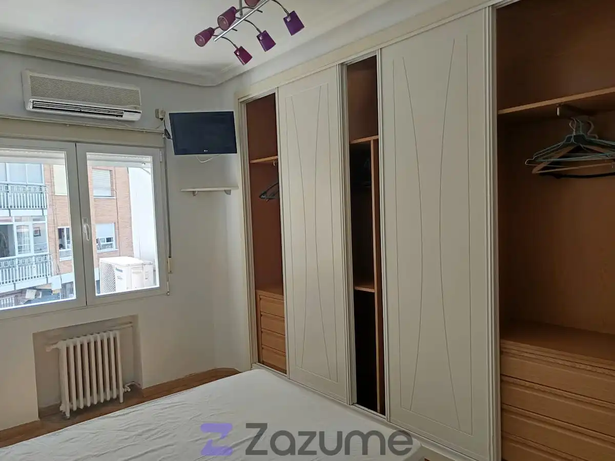 Bedroom of Flat for rent in Madrid  with Air Conditioner, Heating and Parquet flooring