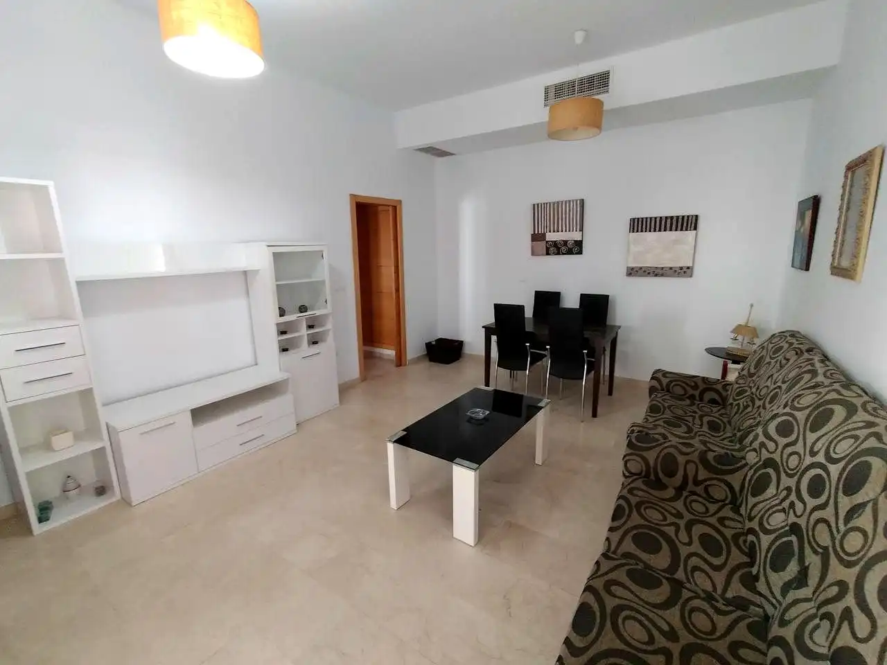 Sala d'estar de Apartament de lloguer en Córdoba amb Aire condicionat i Moblat