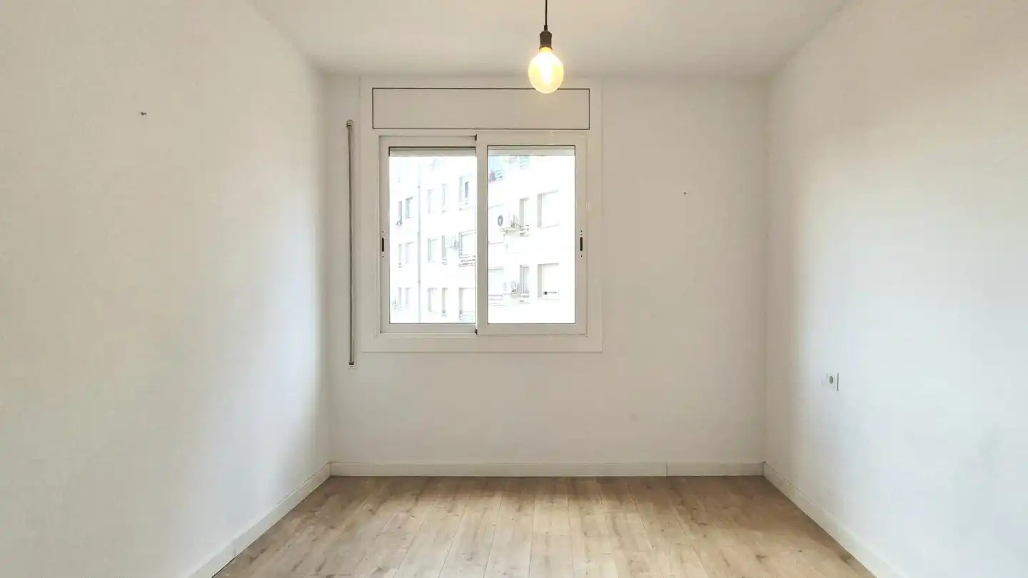 Bedroom of Flat for sale in Terrassa  with Parquet flooring and Alarm