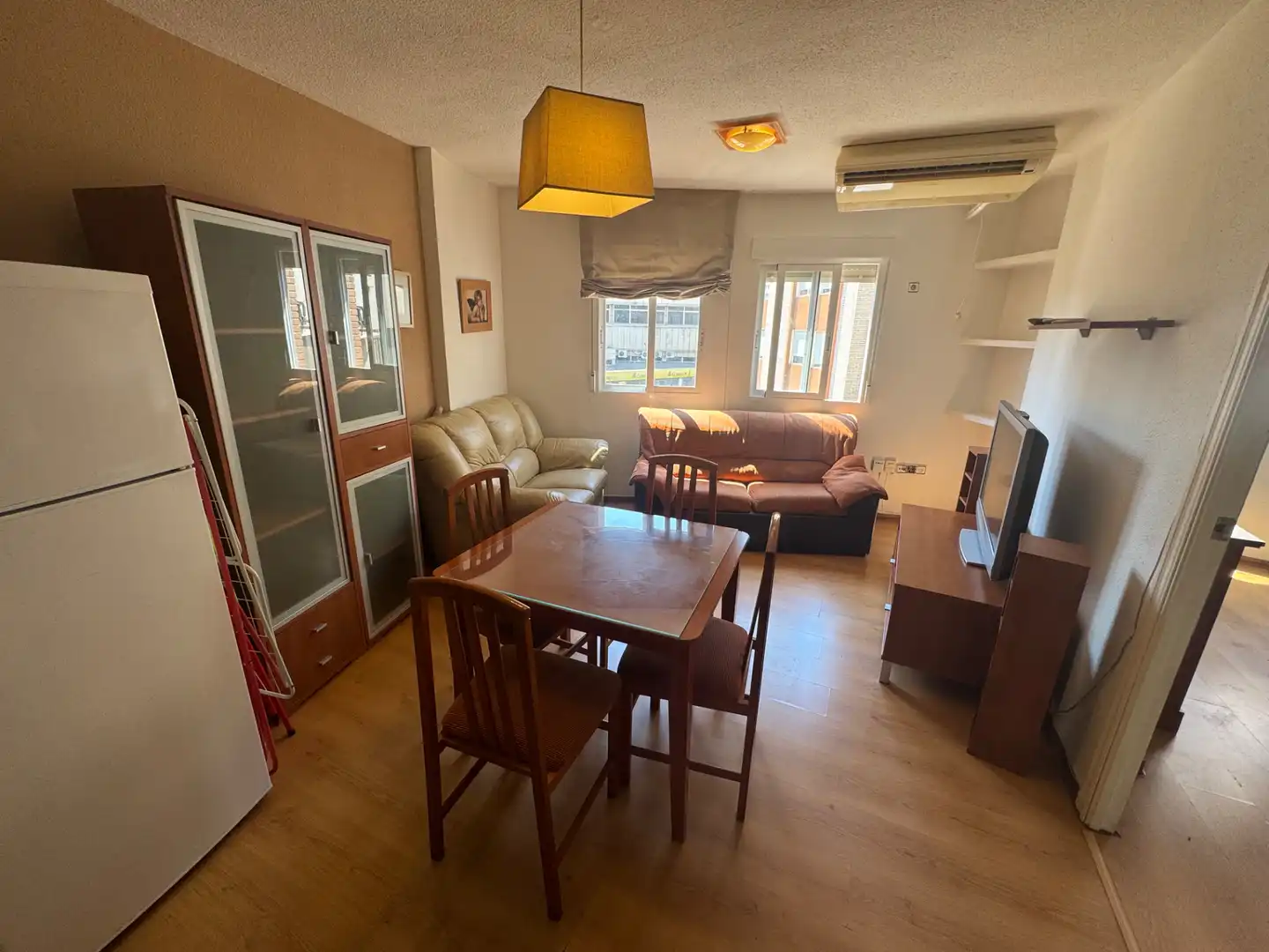 Sala d'estar de Pis de lloguer en Jaén amb Aire condicionat, Moblat i Forn